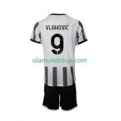 Camisola Juventus Vlahovic 9 Criança Equipamento Primeiro 2022-2023 Manga Curta